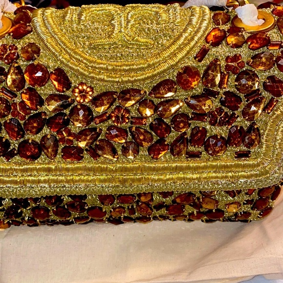 TORY BURCH exclusive 
Shoulder Bag NWT+dust bag
COLOR: GOLD - Picture 5 of 16